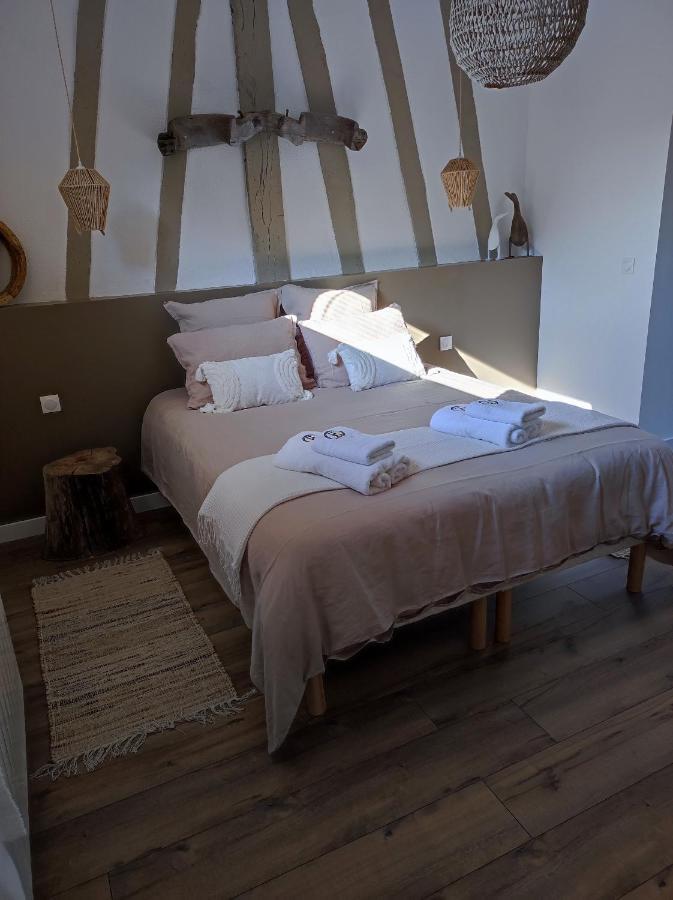 Le Clos Des Crins Hotel Pavilly Kültér fotó